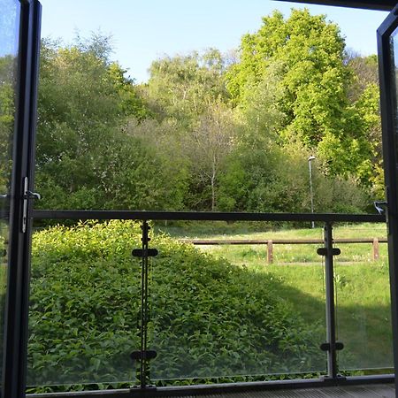 Brentwood Town Retreat - Large 2 Bedroom Apartment Eksteriør bilde