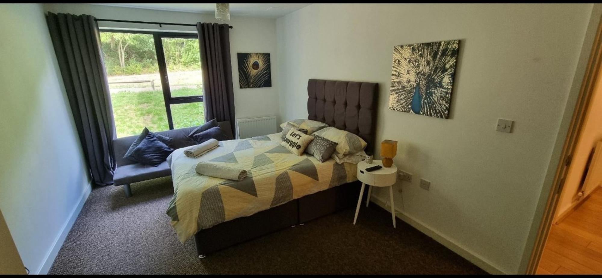 Brentwood Town Retreat - Large 2 Bedroom Apartment Eksteriør bilde