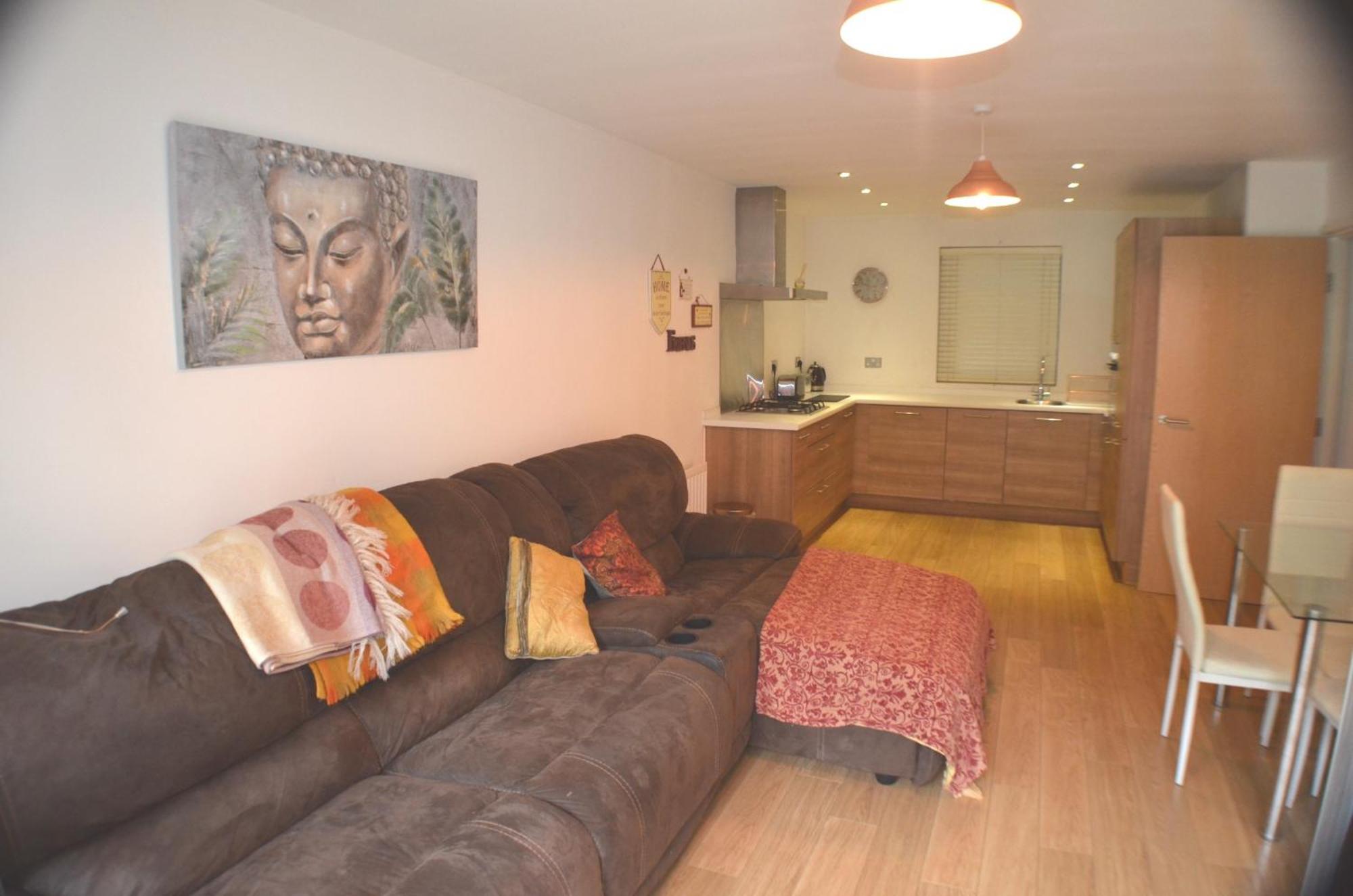 Brentwood Town Retreat - Large 2 Bedroom Apartment Eksteriør bilde