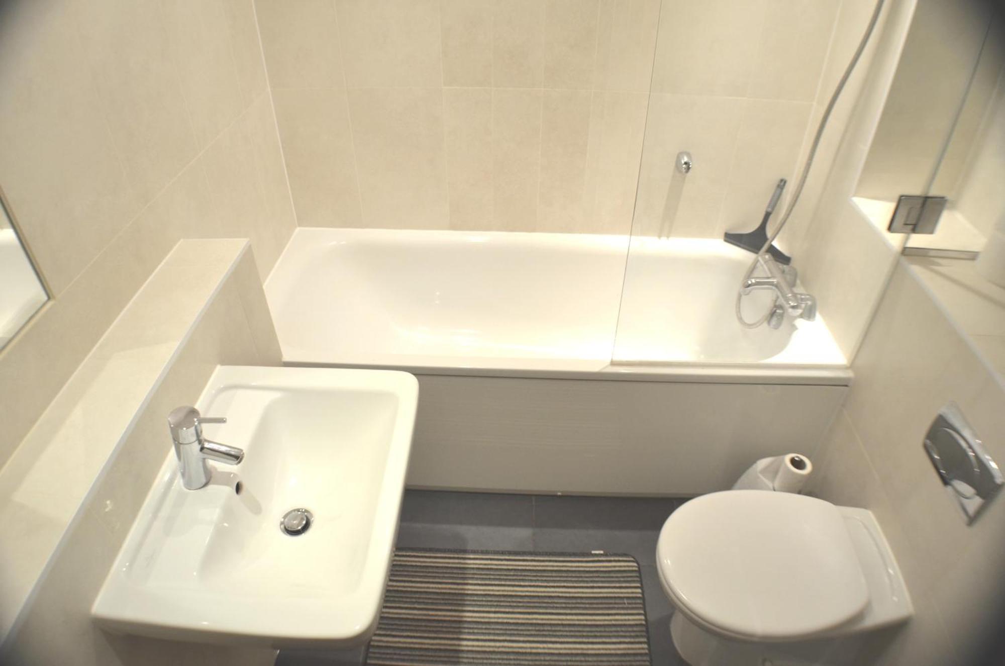 Brentwood Town Retreat - Large 2 Bedroom Apartment Eksteriør bilde